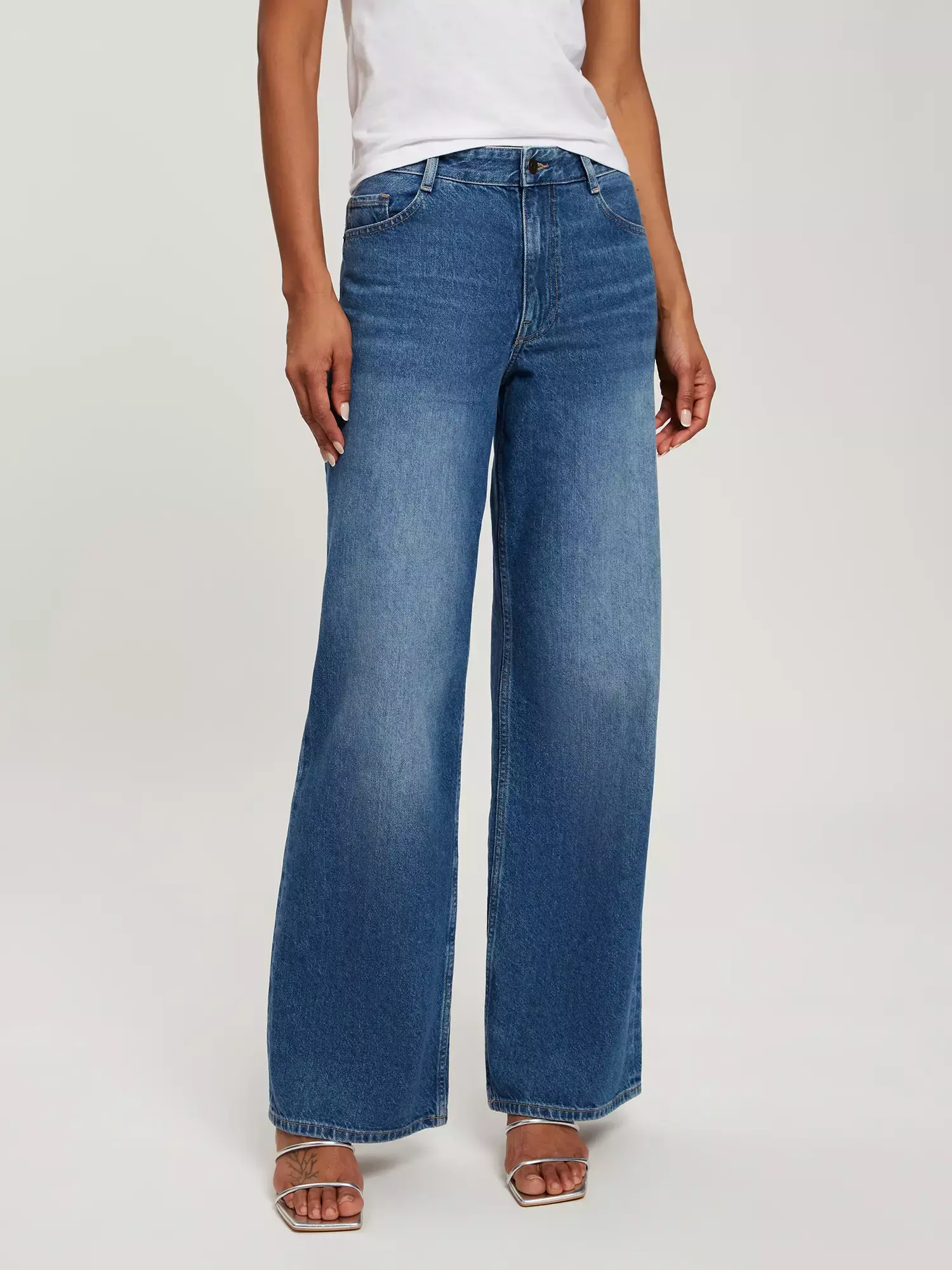 pipi　45、50、62、63 Spodnie damskie jeansowe slim fit SPARKLI niebieskie Dstreet