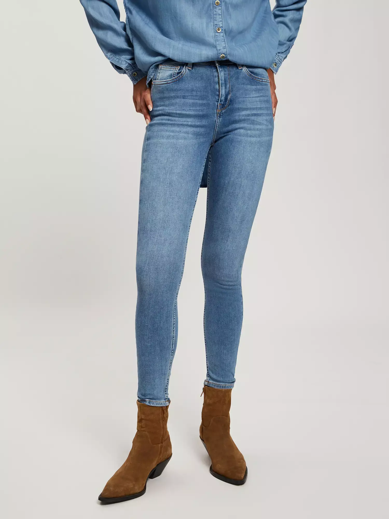 P_429-083_1.webp