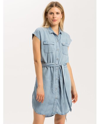 B 524-005 LIGHT BLUE M 